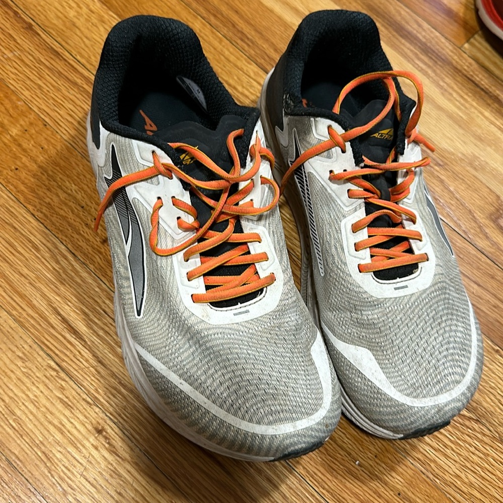 Altra running men’s torin 5 size 11